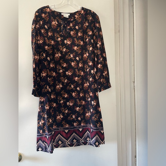 beachlunchlounge Dresses & Skirts - Beach Lunch Lounge Dress Women's Large  Black Floral V-Neck Long Sleeve